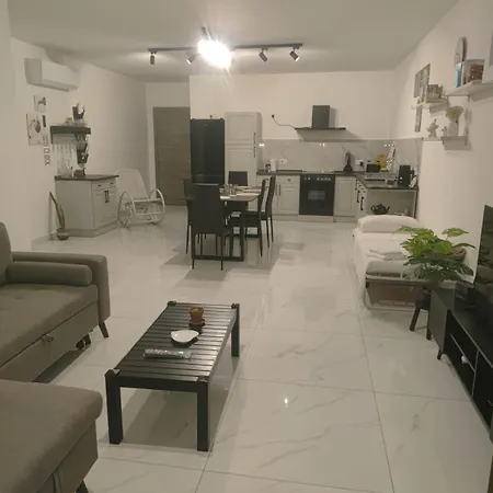 Modern Maisonette In Bugibba Close To Sea 아파트 *